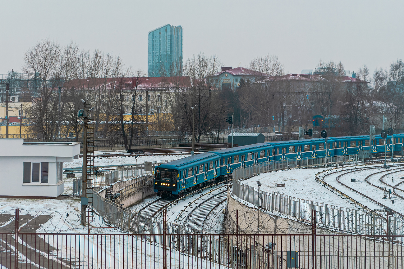Минск — Метрополитен — [1] Московская линия; Минск — Метрополитен — Подвижной состав