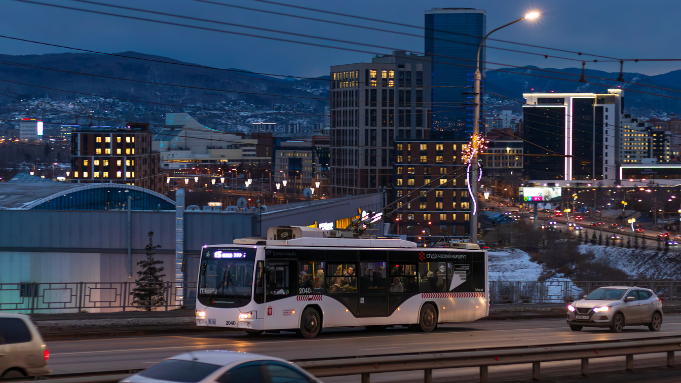 Красноярск, ВМЗ-5298.01 «Авангард» № 2040; Красноярск — Вечерние фотографии