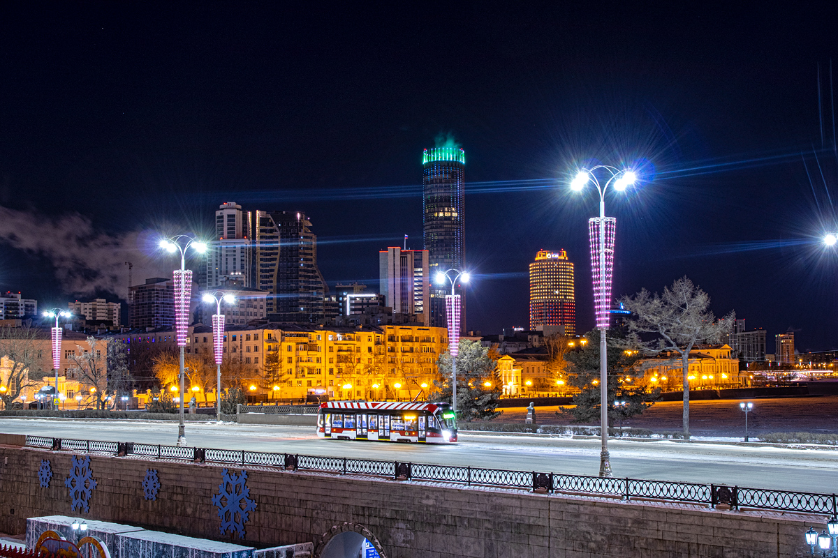 Екатеринбург, 71-911ЕМ «Львёнок» № 400
