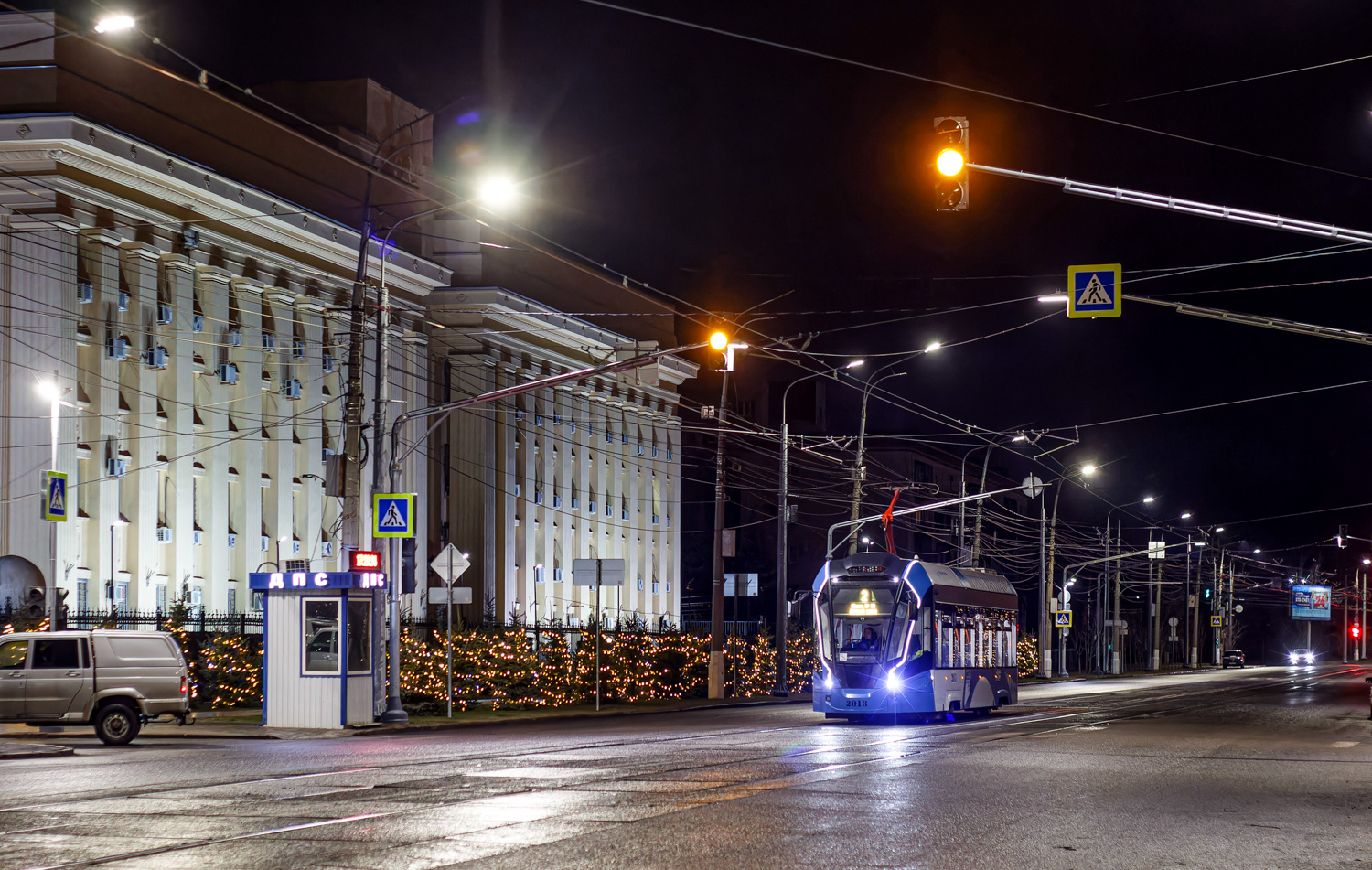 Волгоград, 71-911ЕМ «Львёнок» № 2013