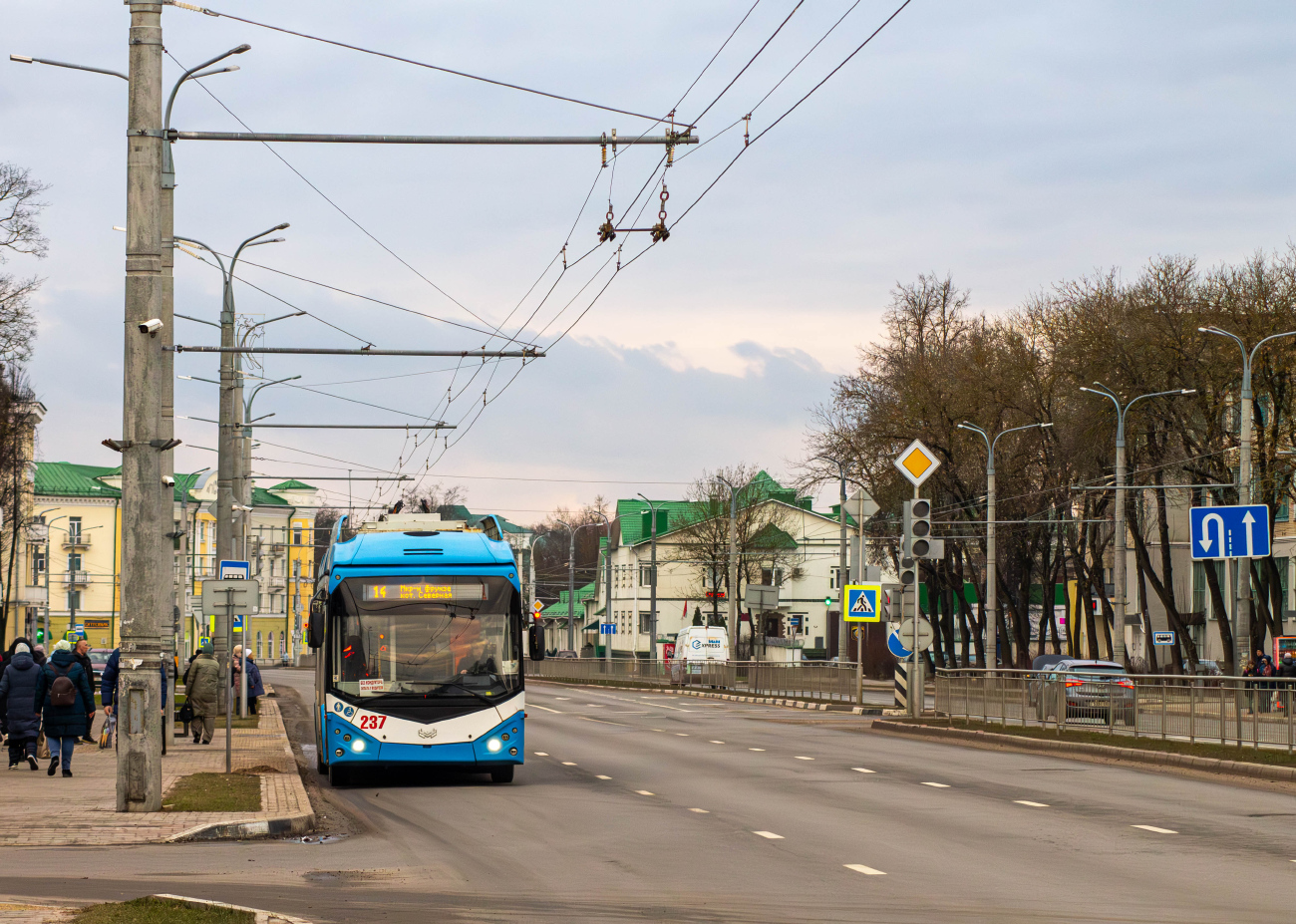 Витебск, БКМ 32100D № 237