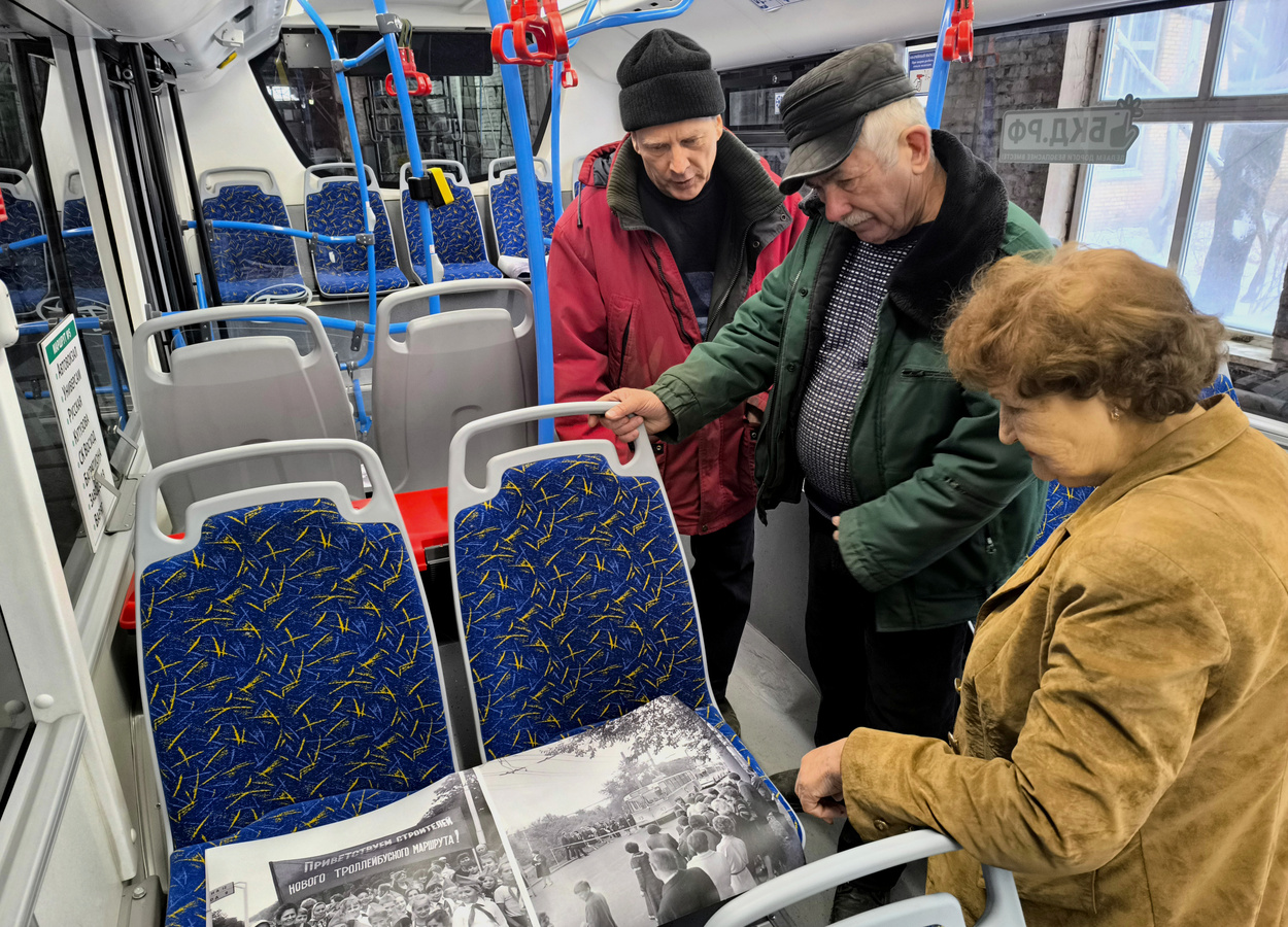 Владивосток, ВМЗ-5298.01 «Авангард» № 165; Работники электротранспорта