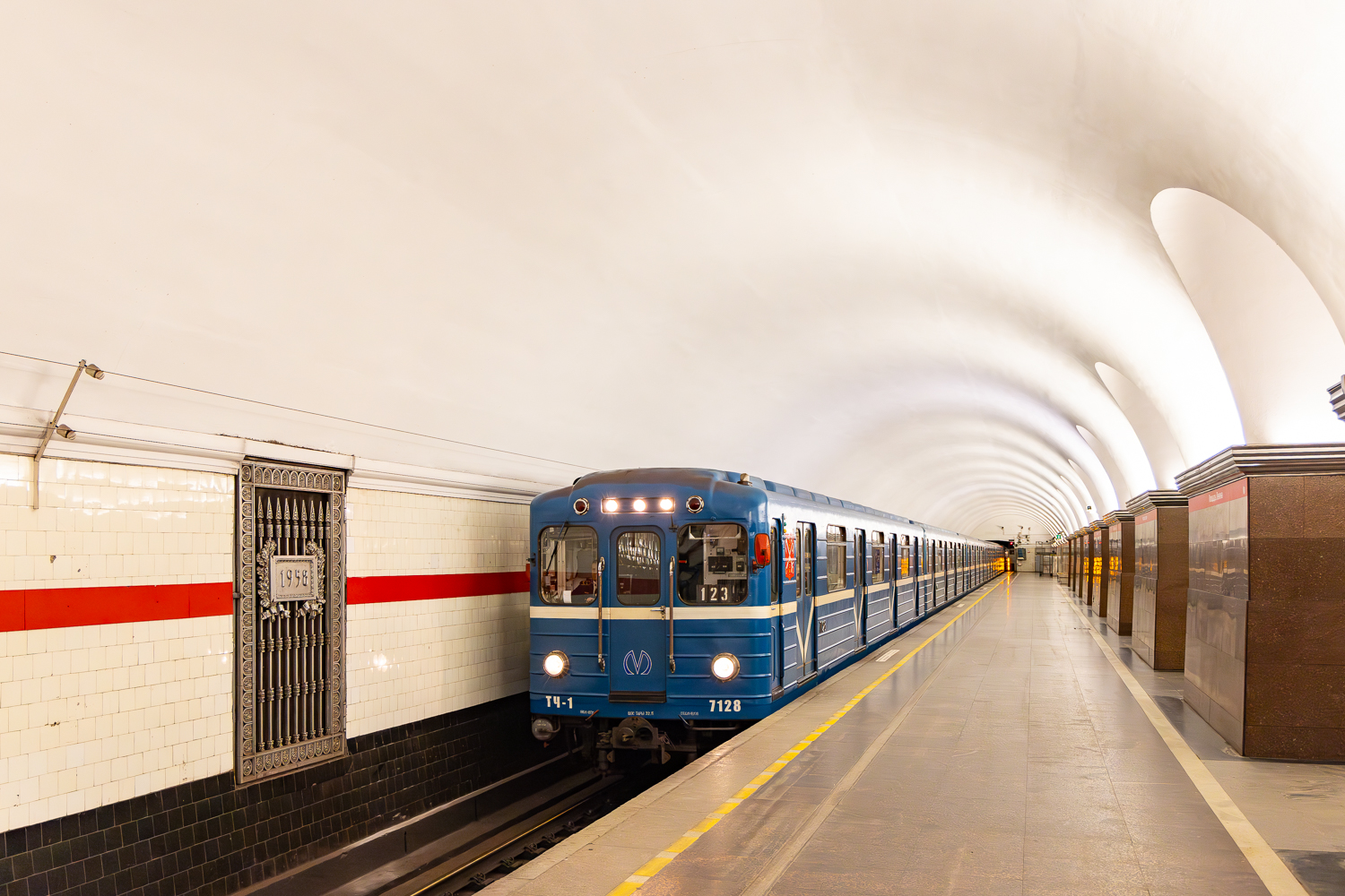 Sankt Petersburg, Ema-502 Nr. 7128