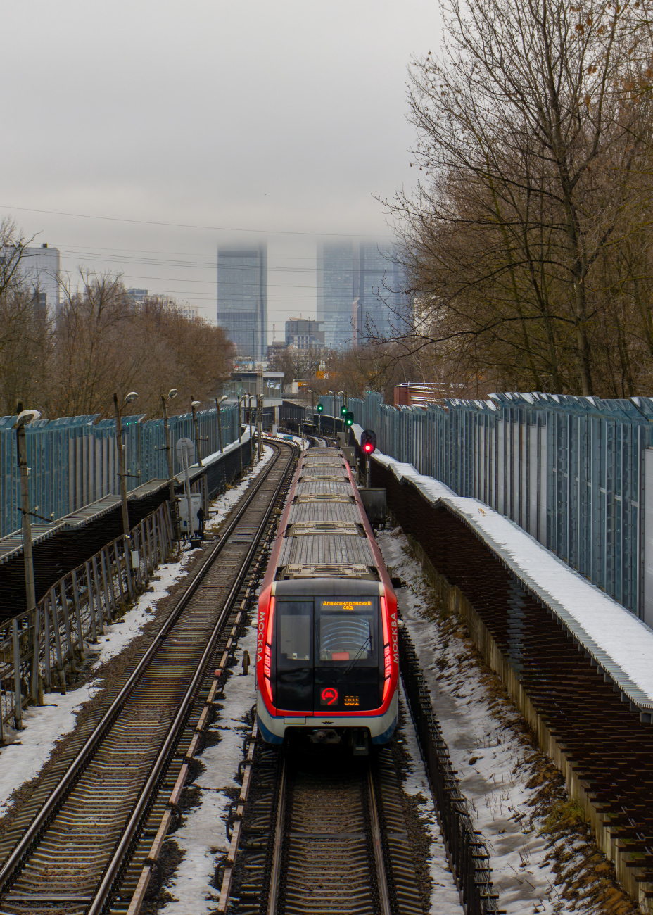 Москва — Метрополитен — [4] Филёвская линия; Москва — Метрополитен — Подвижной состав — 81-765/766/767 «Москва» и модификации