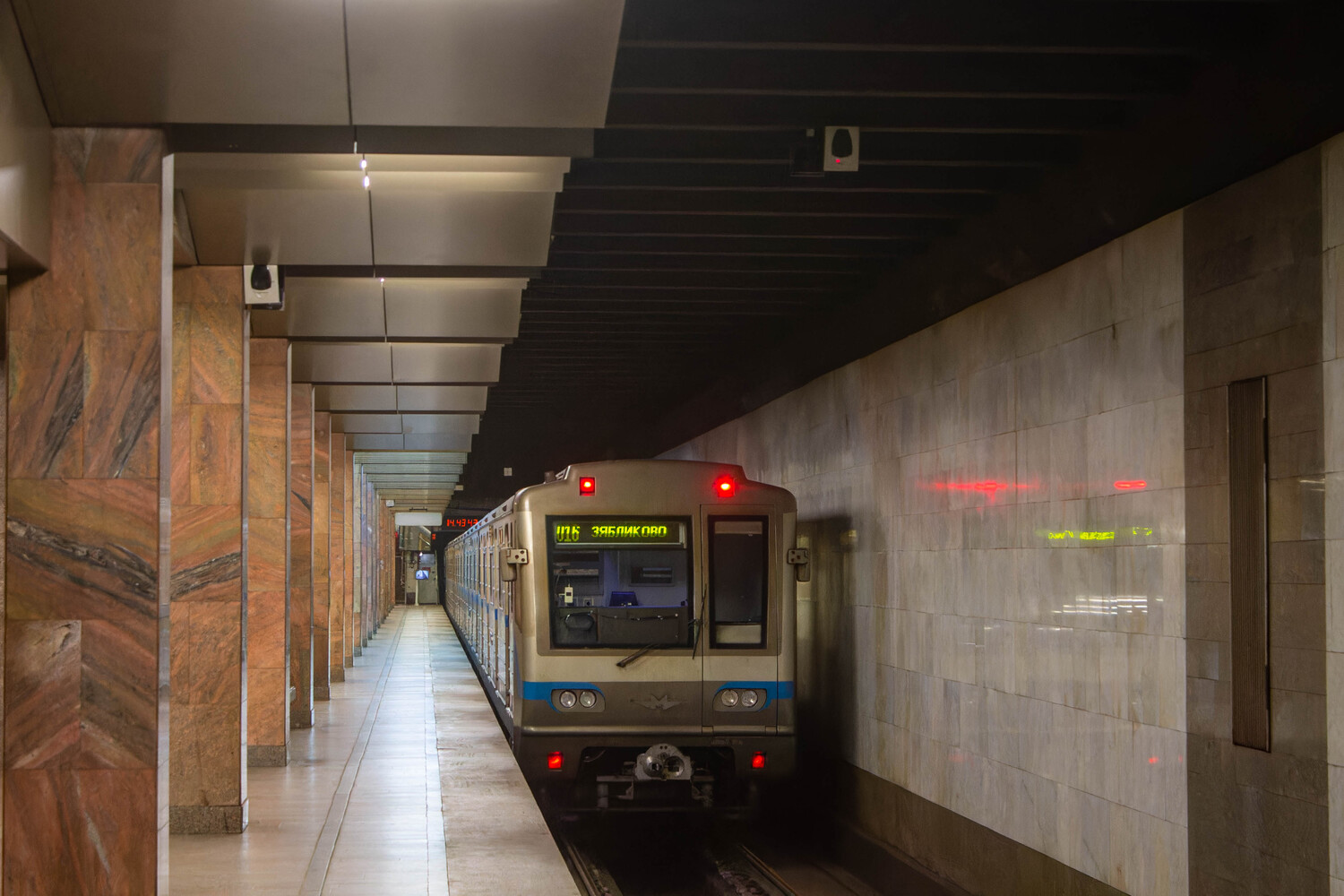 Moscow, 81-717.6 № 27008