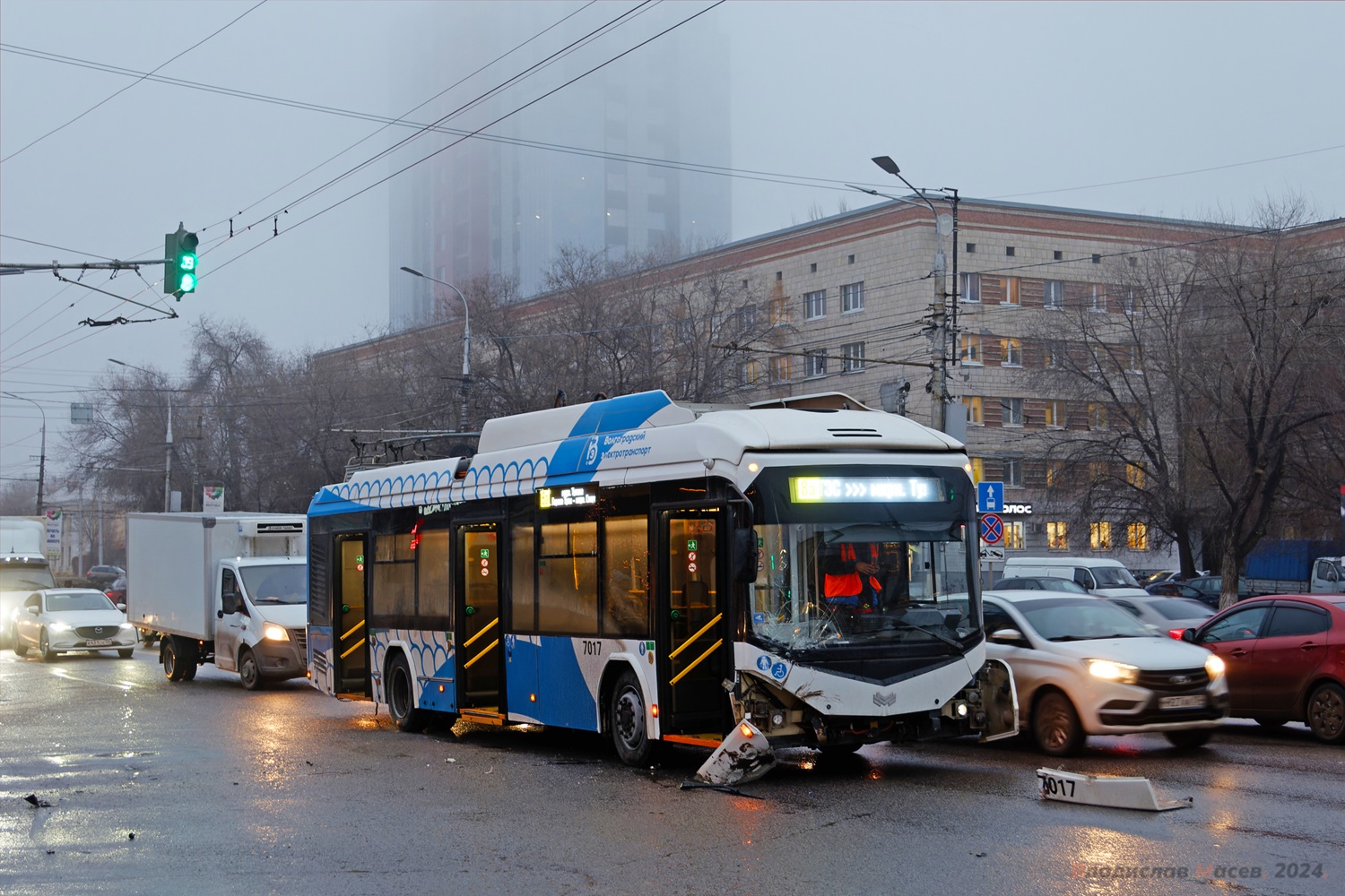 Волгоград, БКМ 32100D № 7017