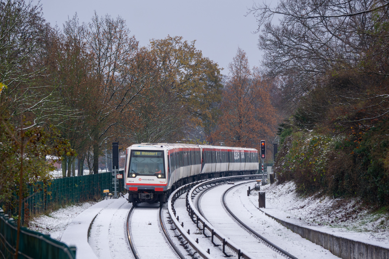 Hambourg, HHA DT4.5 N°. 192; Hambourg — U-Bahn — Linie U1