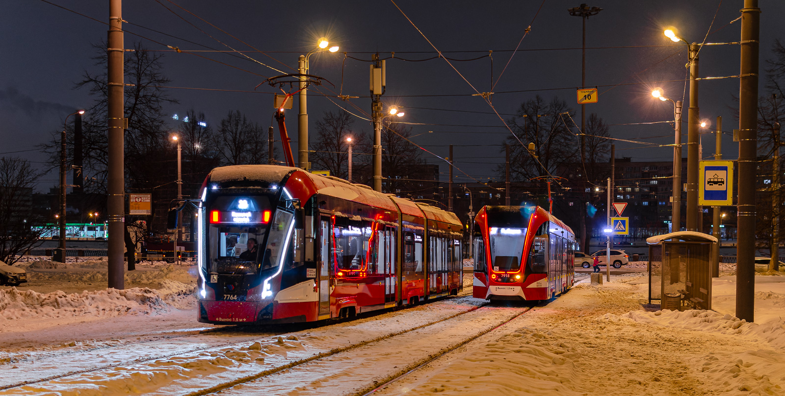 Sankt Peterburgas, 71-932 “Nevskiy” nr. 7764; Sankt Peterburgas, 71-931M “Vityaz-M” nr. 7918