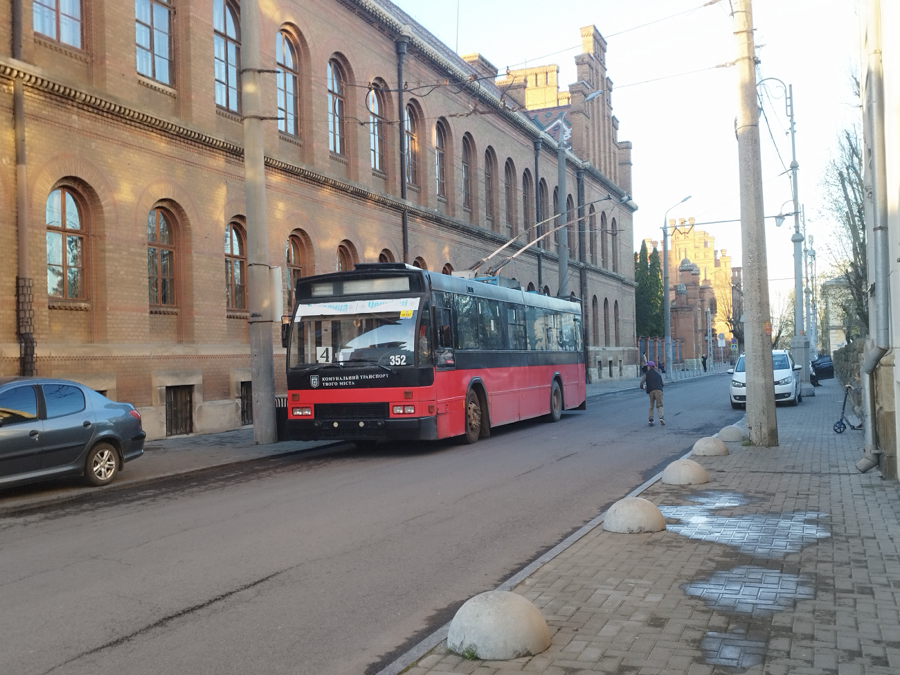Черновцы, Den Oudsten B88 № 352