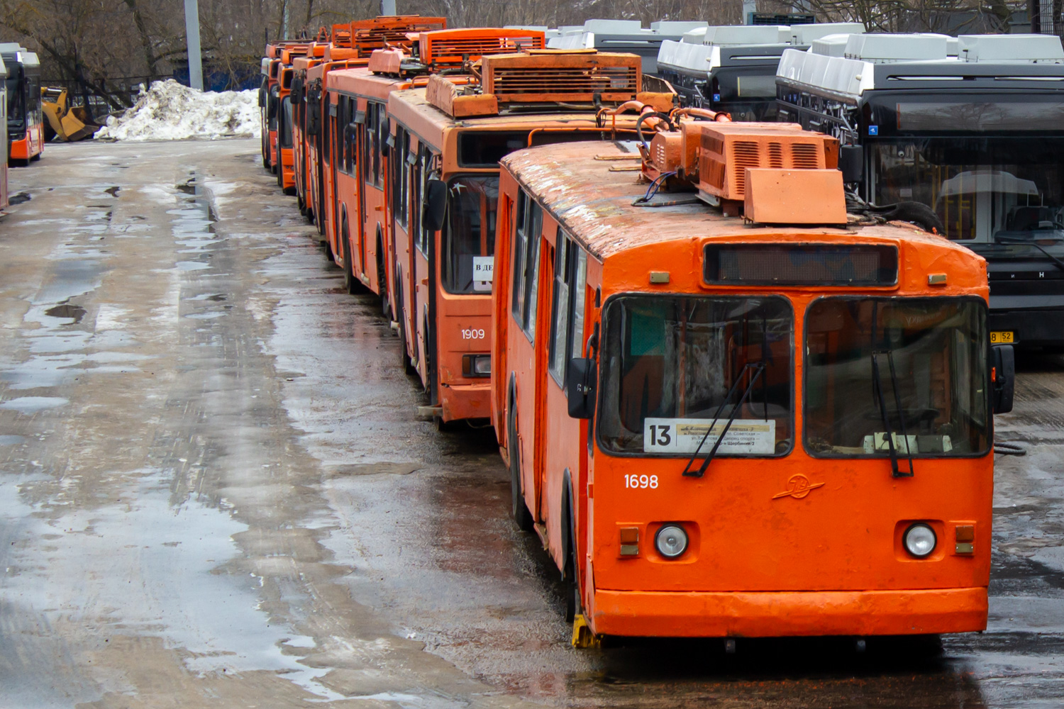 Нижний Новгород, ЗиУ-682В № 1698