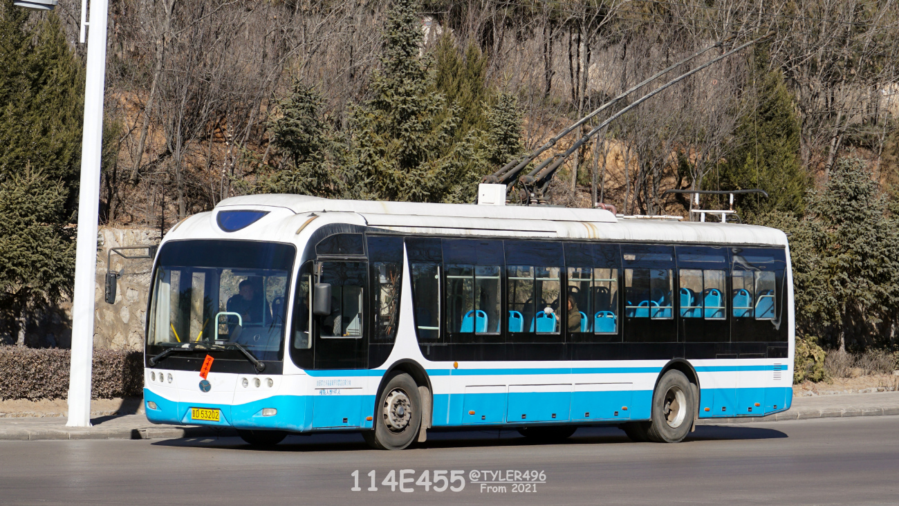 Сянъюань, Dongfeng-Yangtse WG6120DHA № 晋D 53202