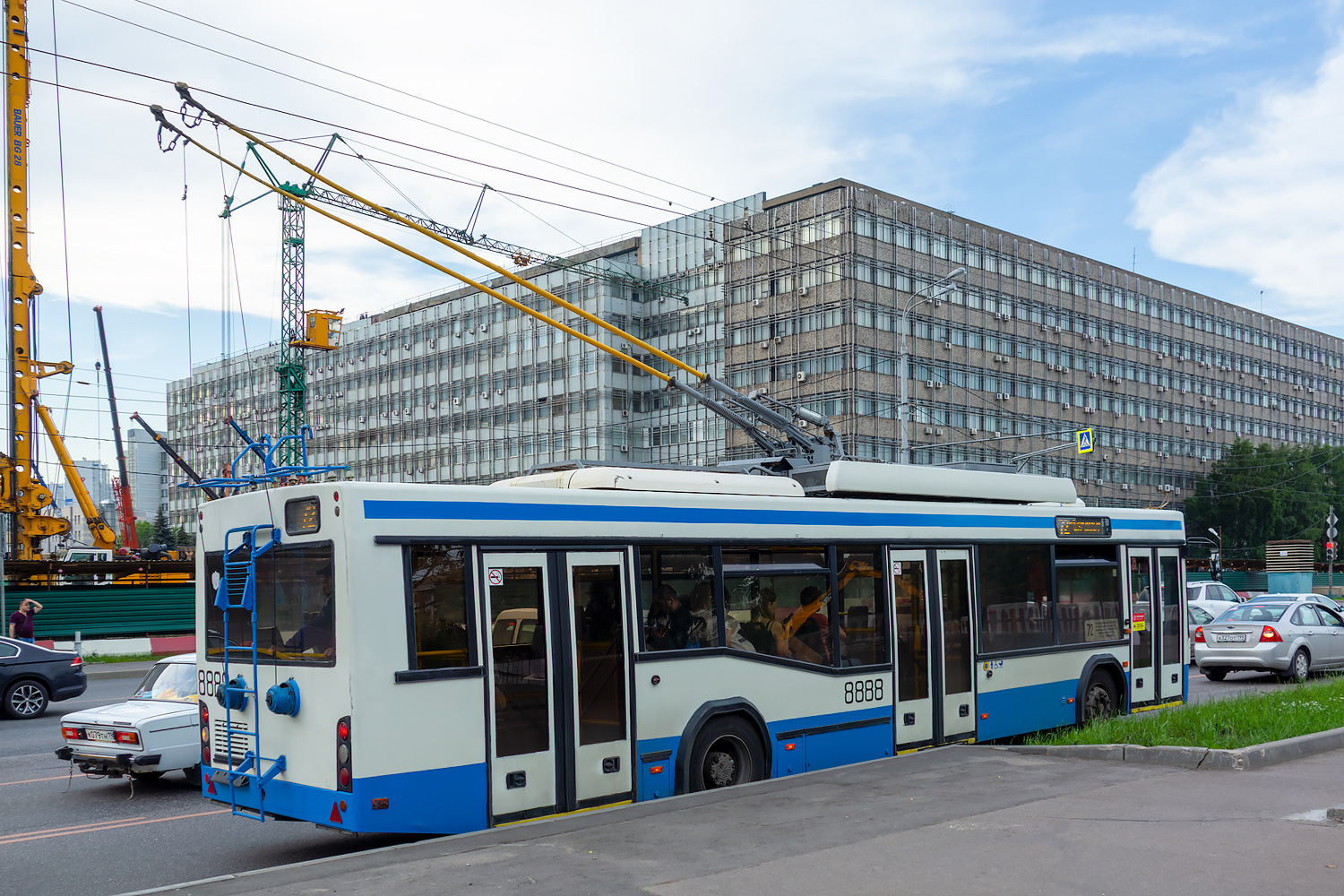 Москва, СВАРЗ-МАЗ-6235.00 № 8888