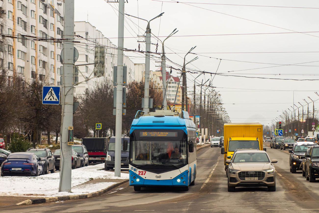 Витебск, БКМ 32100D № 237
