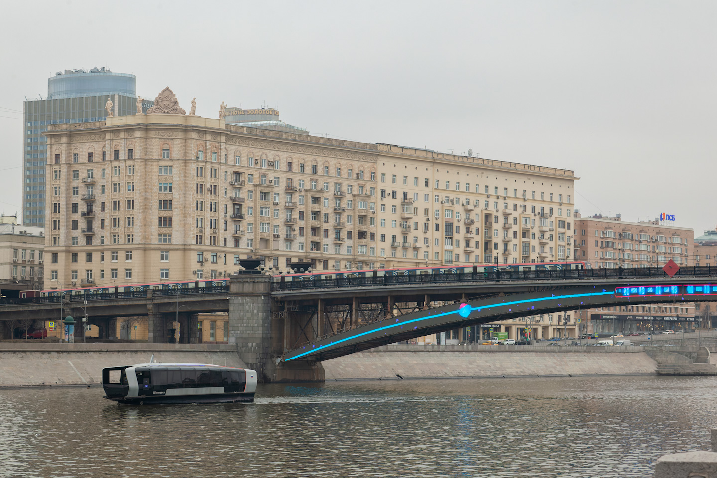 Москва — Метрополитен — [4] Филёвская линия