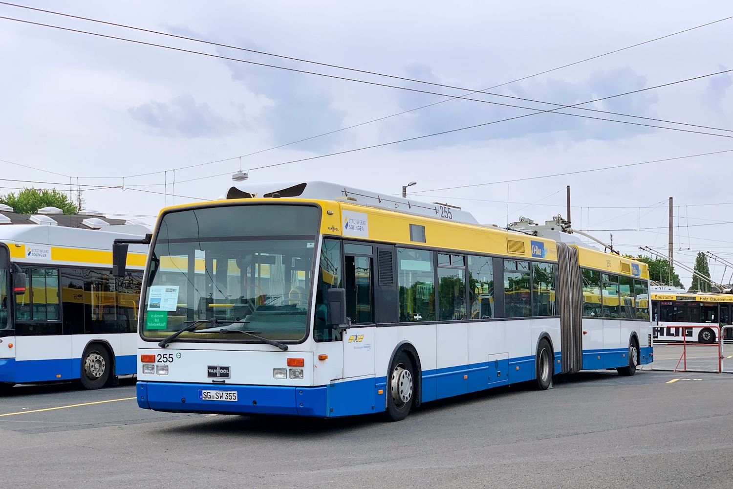 Золинген, Van Hool AG 300T № 255