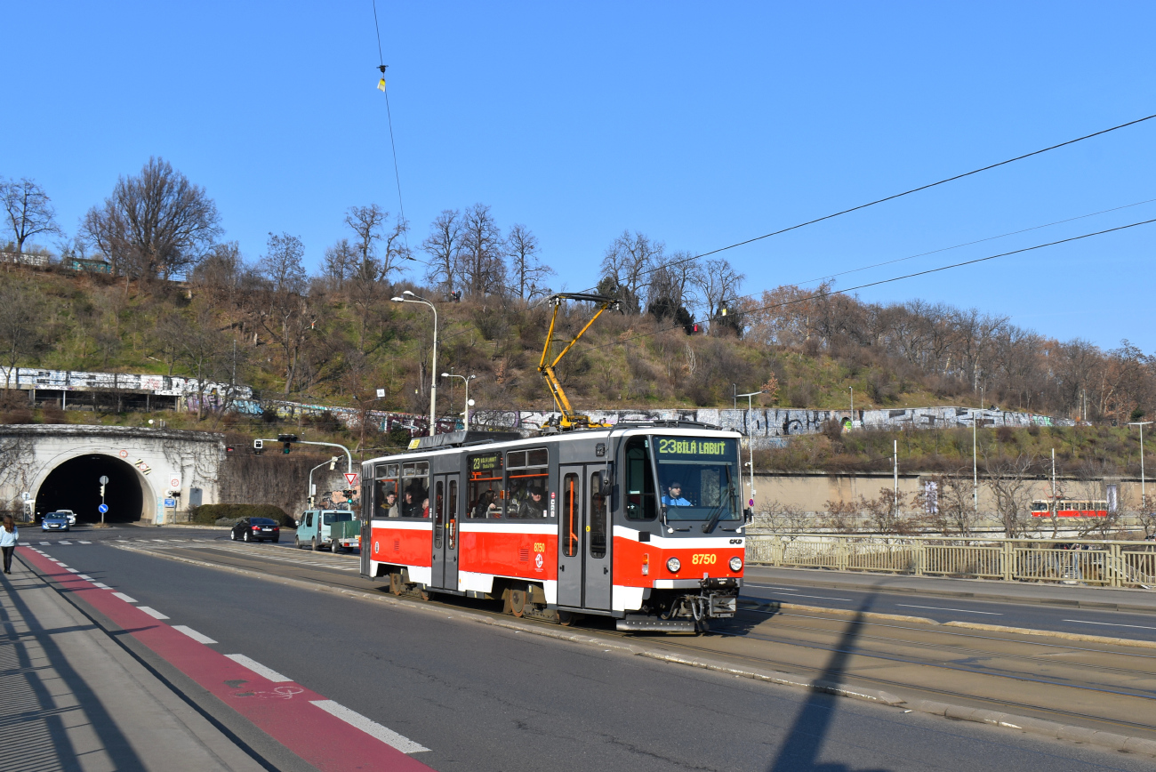 Прага, Tatra T6A5 № 8750
