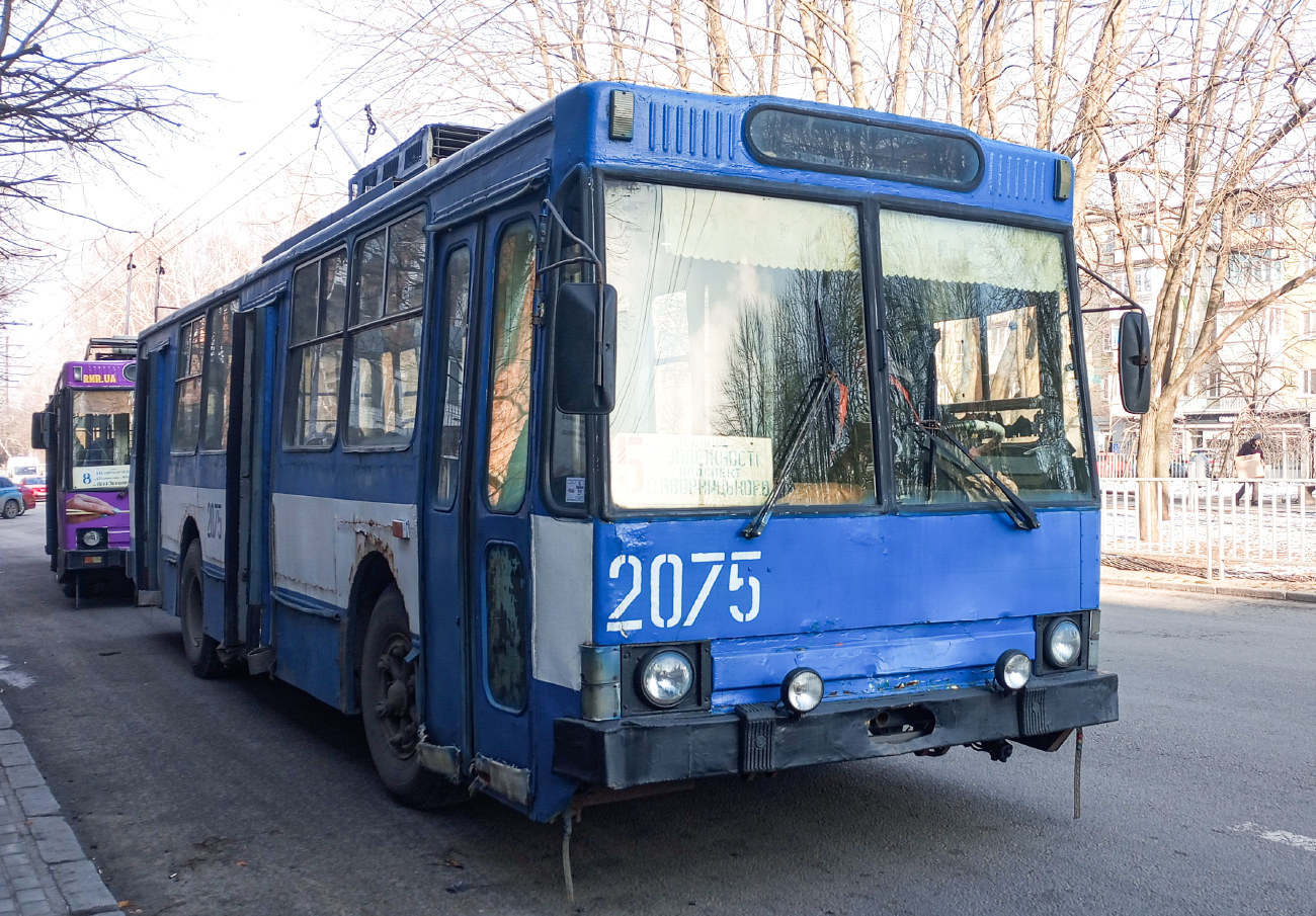 Днепр, ЮМЗ Т1Р (Т2П) № 2075