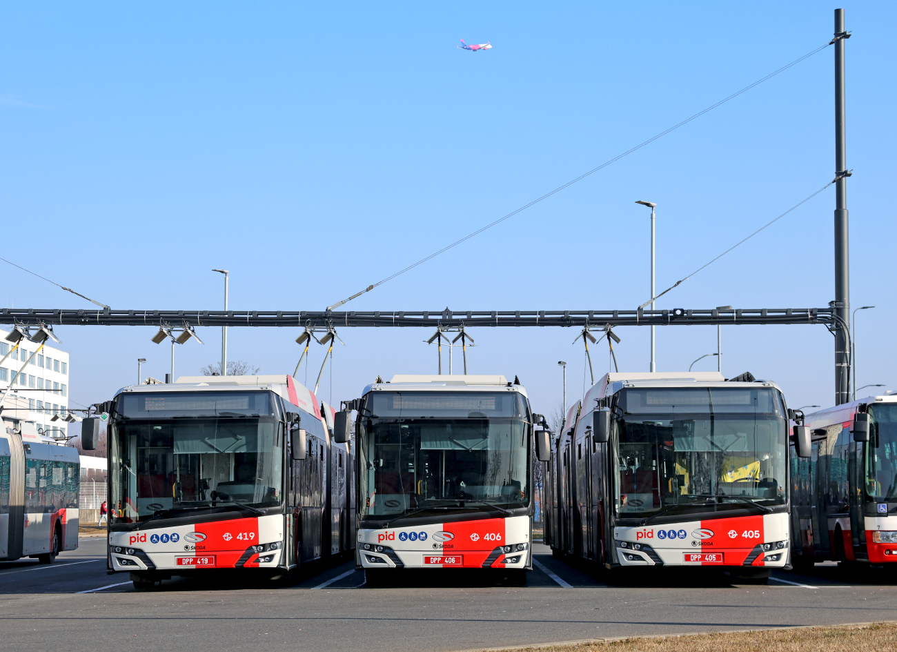 Прага, Škoda-Solaris 24m (Škoda 38Tr) № 419; Прага, Škoda-Solaris 24m (Škoda 38Tr) № 406; Прага, Škoda-Solaris 24m (Škoda 38Tr) № 405