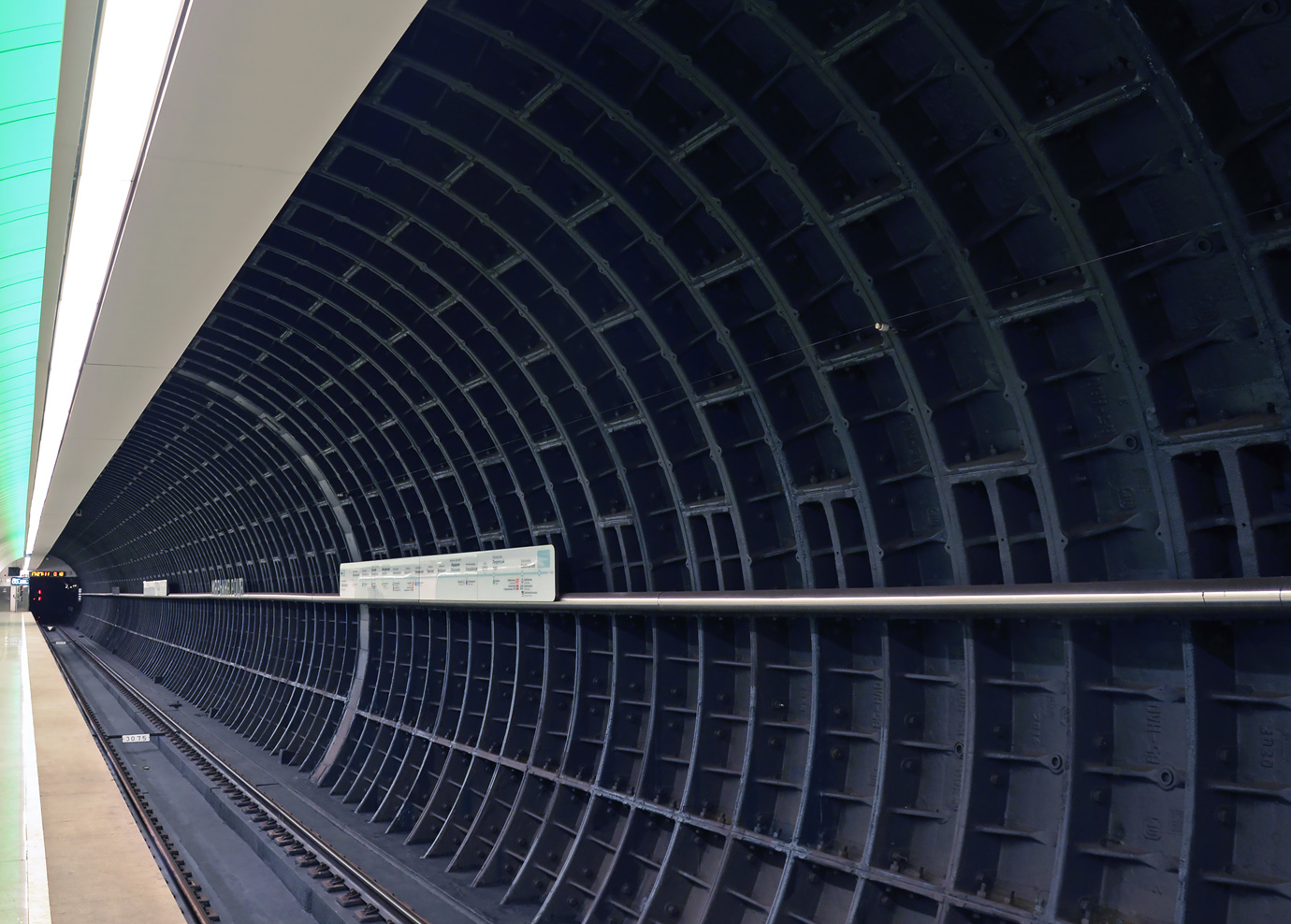 Москва — Метрополитен — [11] Большая Кольцевая линия