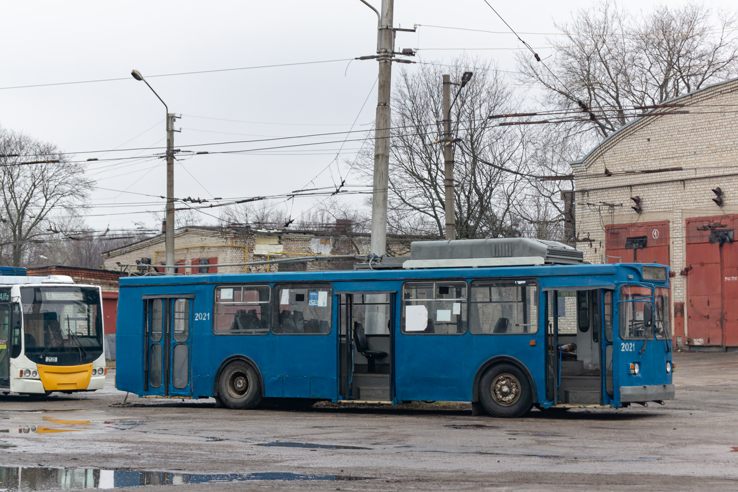 Рязань, ЗиУ-682ГМ1 (с широкой передней дверью) № 2021
