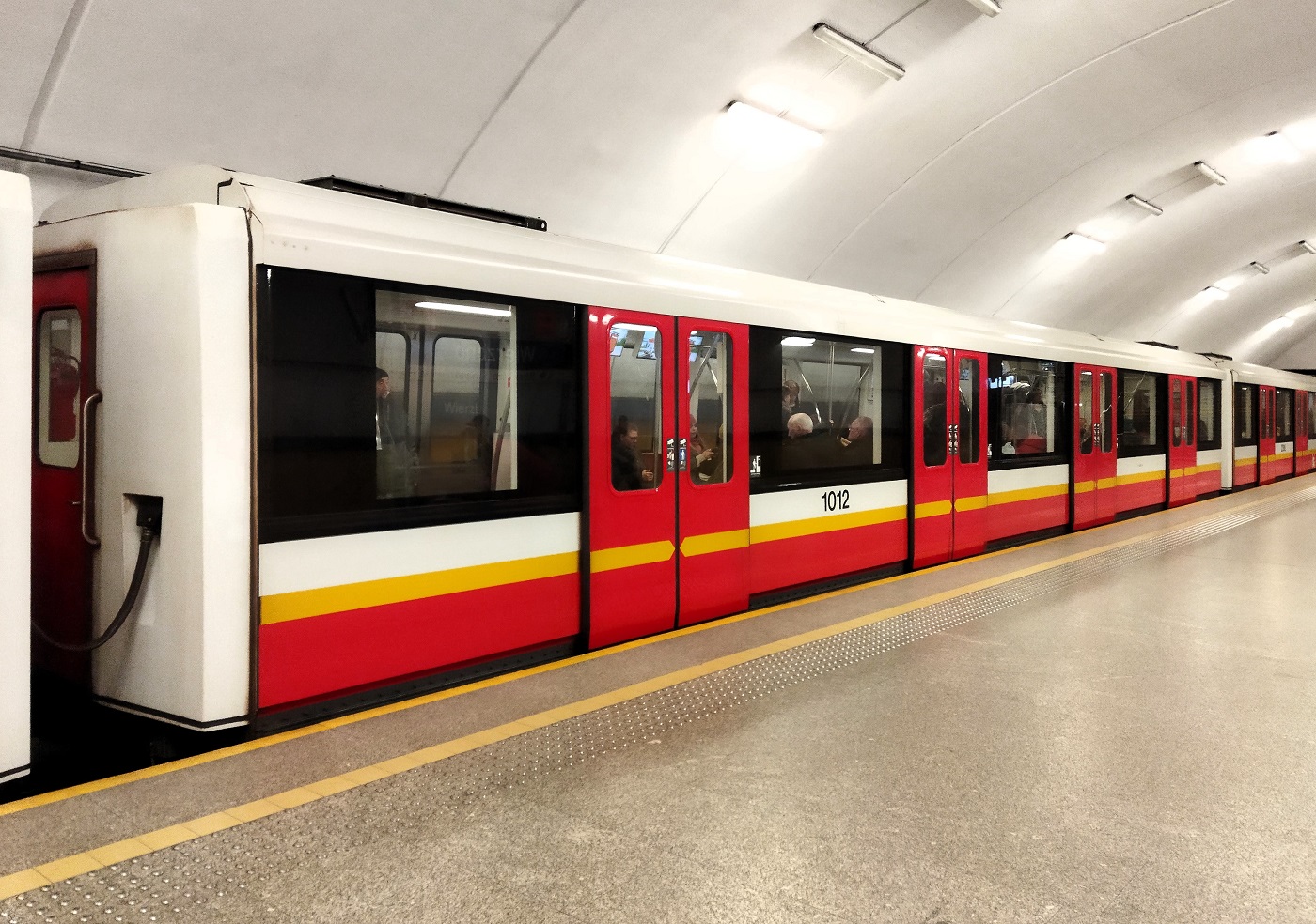 Варшава, Alstom Metropolis 98B № 1012