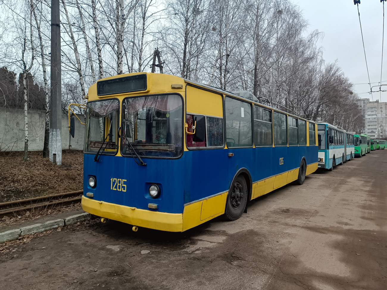 Žytomyr, ZiU-682V č. 1285; Žytomyr, Škoda 15TrM č. 105; Žytomyr, ZiU-682V [V00] č. 1240