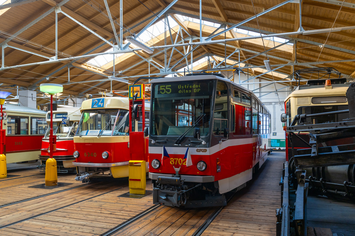 Прага, Tatra T6A5 № 8702