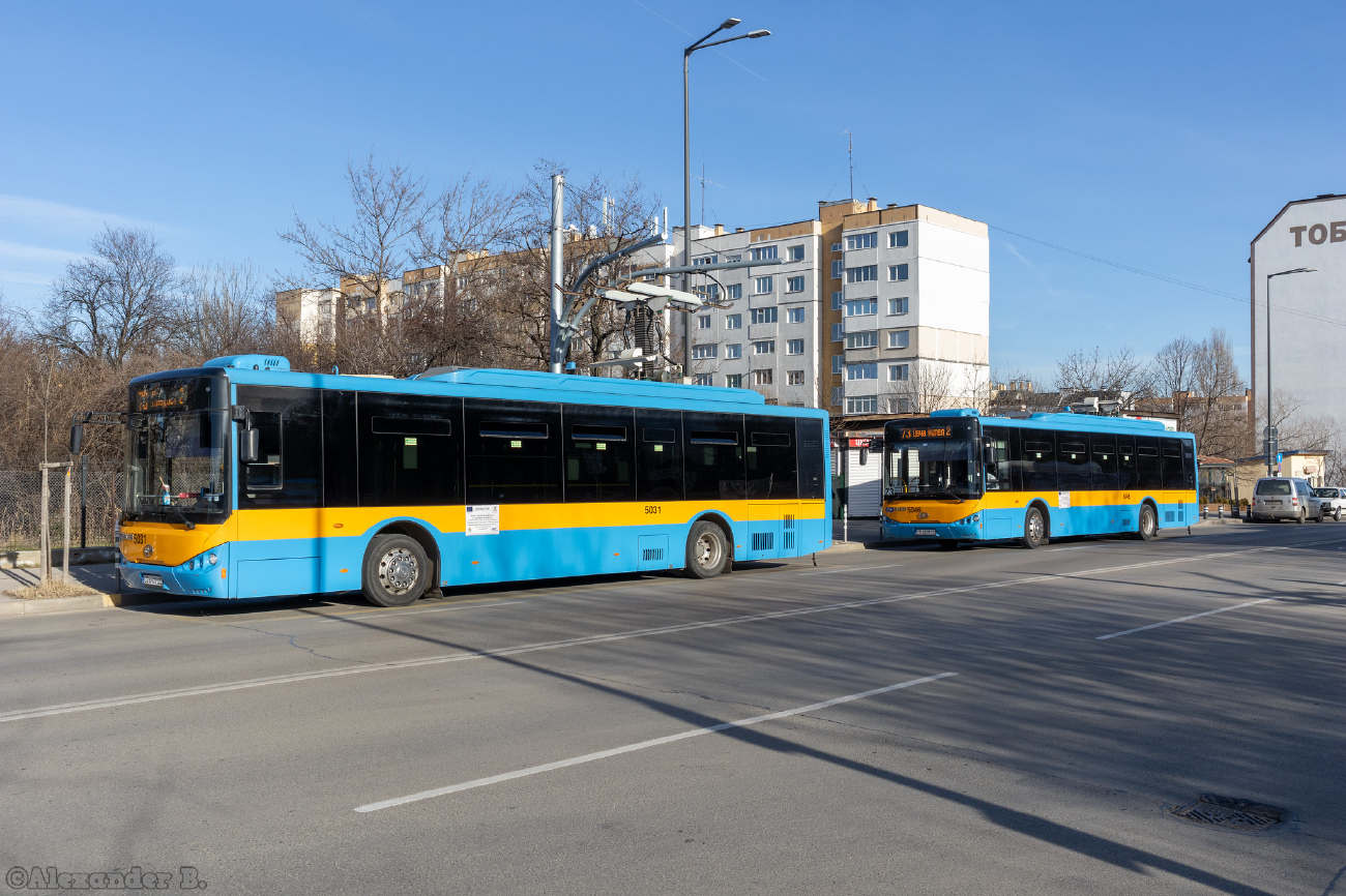 София, Higer KLQ6125GEV3 № 5031; София, Higer KLQ6125GEV3 № 5046; София — Електробусен транспорт — Зарядни станции