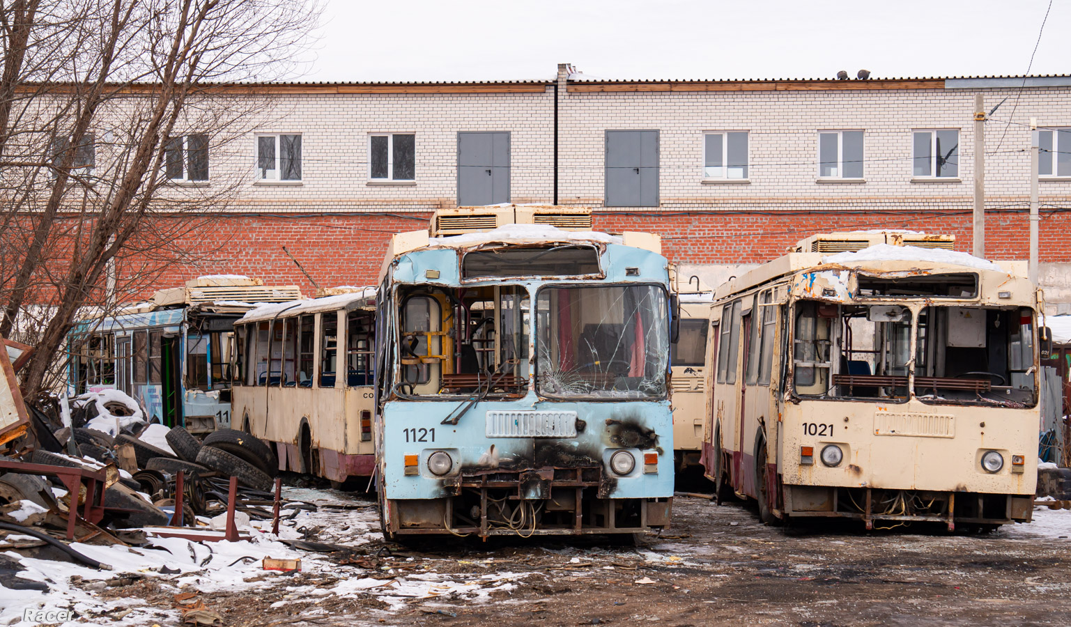 Челябинск, ЗиУ-682Г-016 (017) № 1121; Челябинск, ЗиУ-682Г-016 (017) № 1021