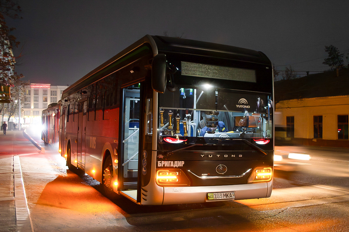 Tashkent, Yutong ZK6126BEVG č. 01015