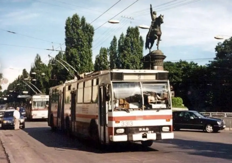 Киев, DAC 217E № 3313; Киев — Исторические фотографии