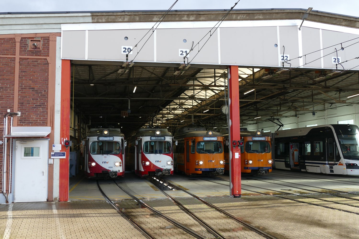 Рейн-Неккар, Duewag GT8 № 4098; Рейн-Неккар, Duewag GT8 № 4110; Рейн-Неккар, Duewag GT8K № 4114