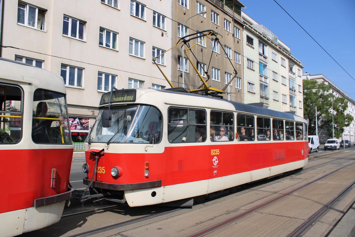 Прага, Tatra T3R.P № 8235