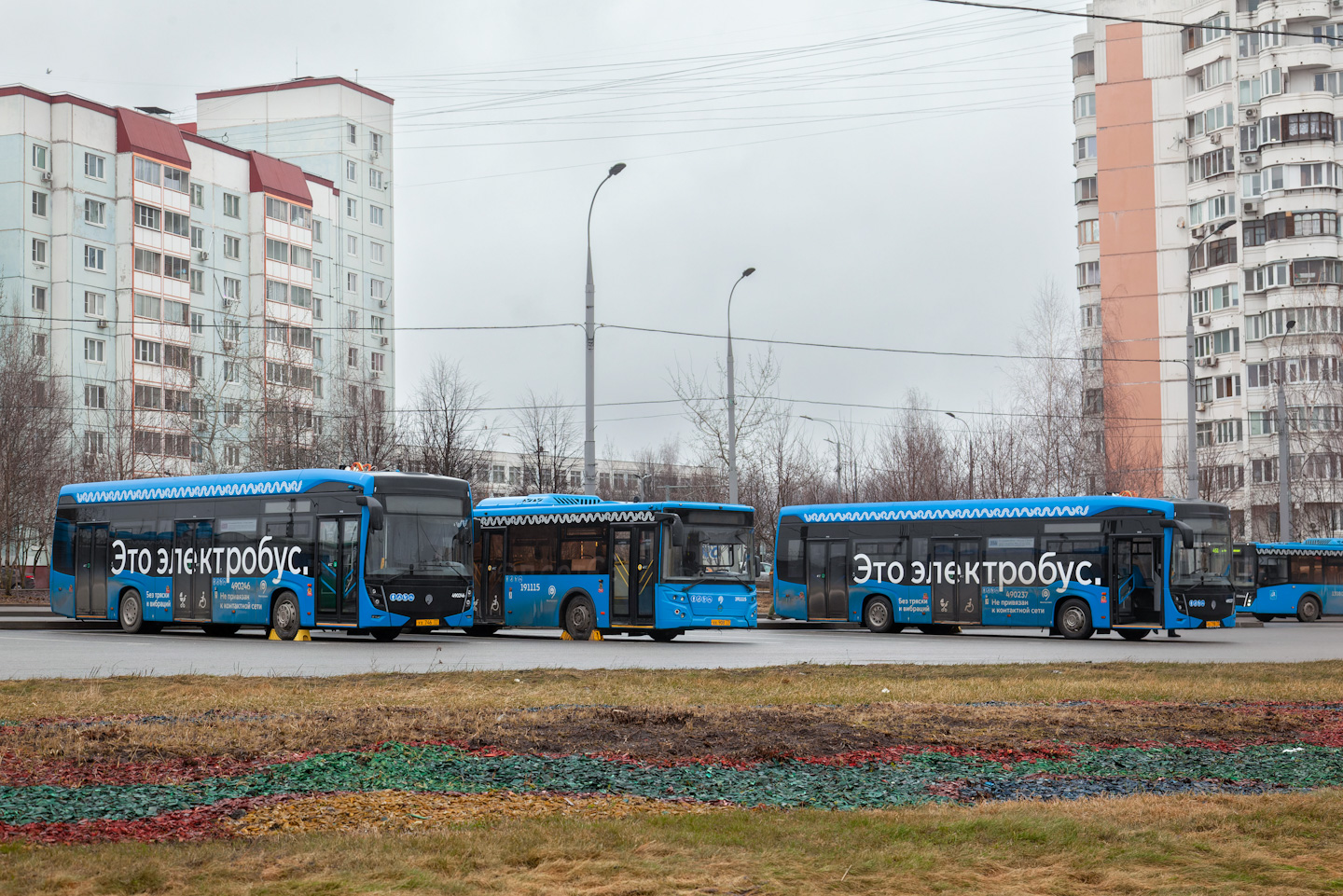 Moskva, KAMAZ-6282 Br. 490246; Moskva, KAMAZ-6282 Br. 490237; Moskva — Terminus stations