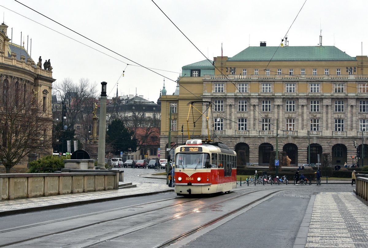Прага, Tatra T3R.PLF № 8254