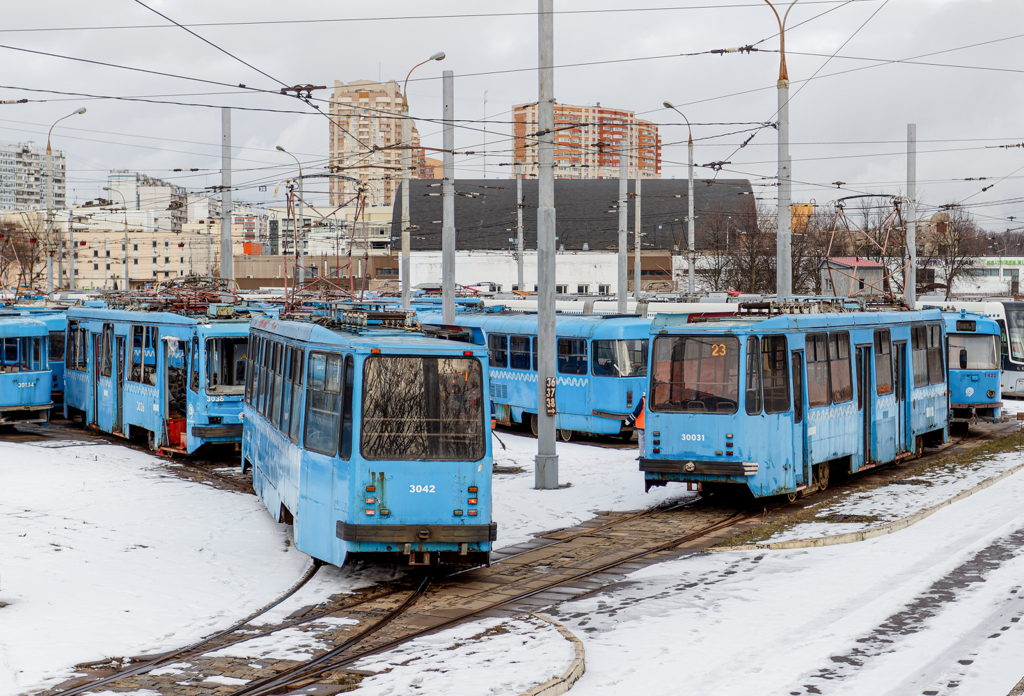 Maskva, 71-134A (LM-99AE) nr. 3042; Maskva, 71-134A (LM-99AE) nr. 3031