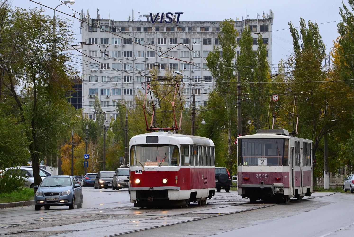 Wolgograd, Tatra T3SU Nr. 5812; Wolgograd, Tatra T6B5SU Nr. 2848