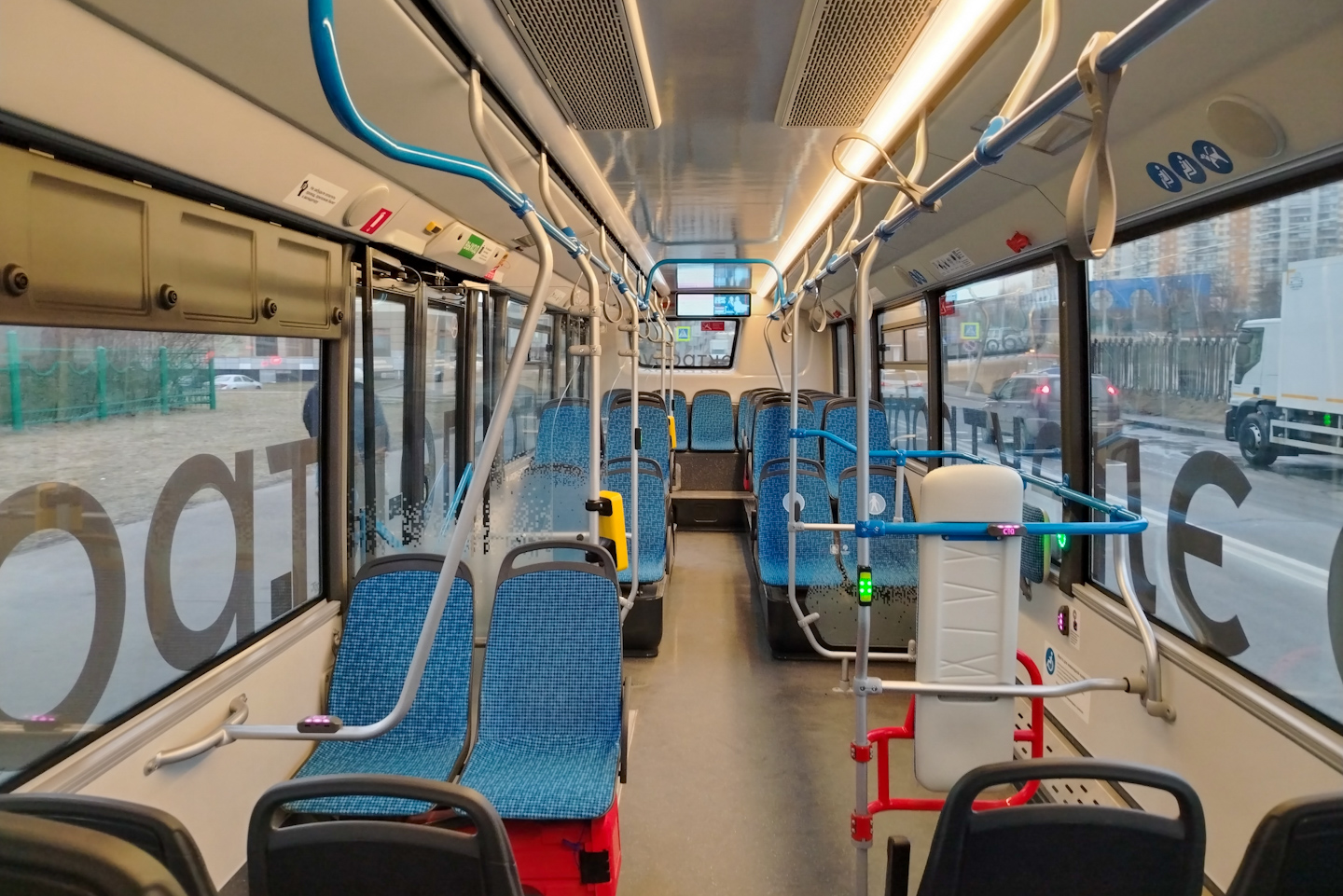 Москва, КАМАЗ-6282 № 490237