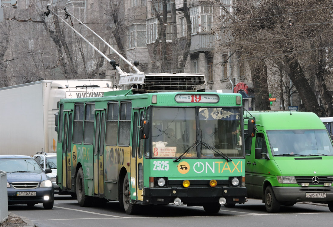Днепр, ЮМЗ Т2 № 2525