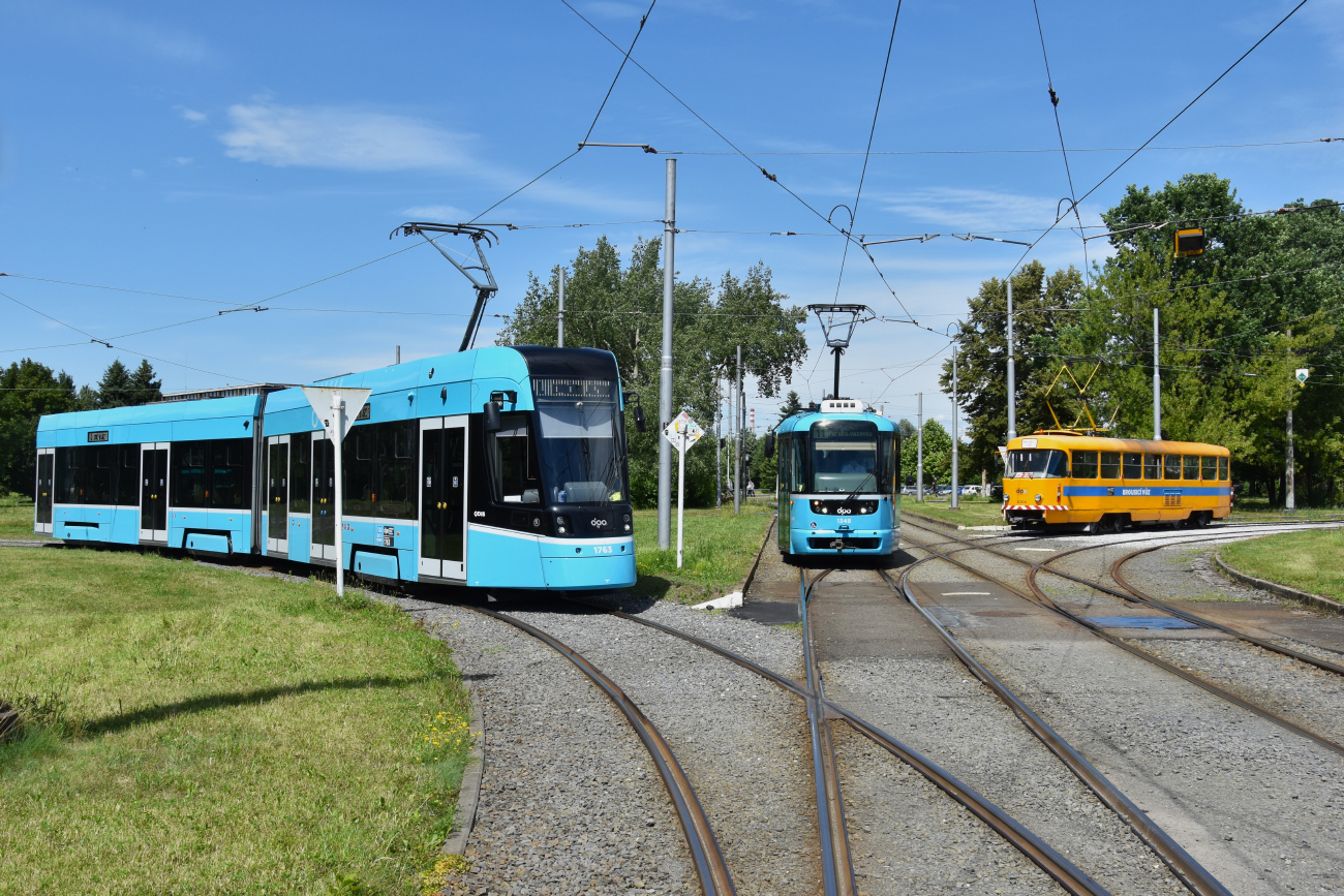 Ostrava, Škoda 39T ForCity Smart № 1763; Ostrava, Vario LFR.E № 1348; Ostrava, Tatra T3 № 8204