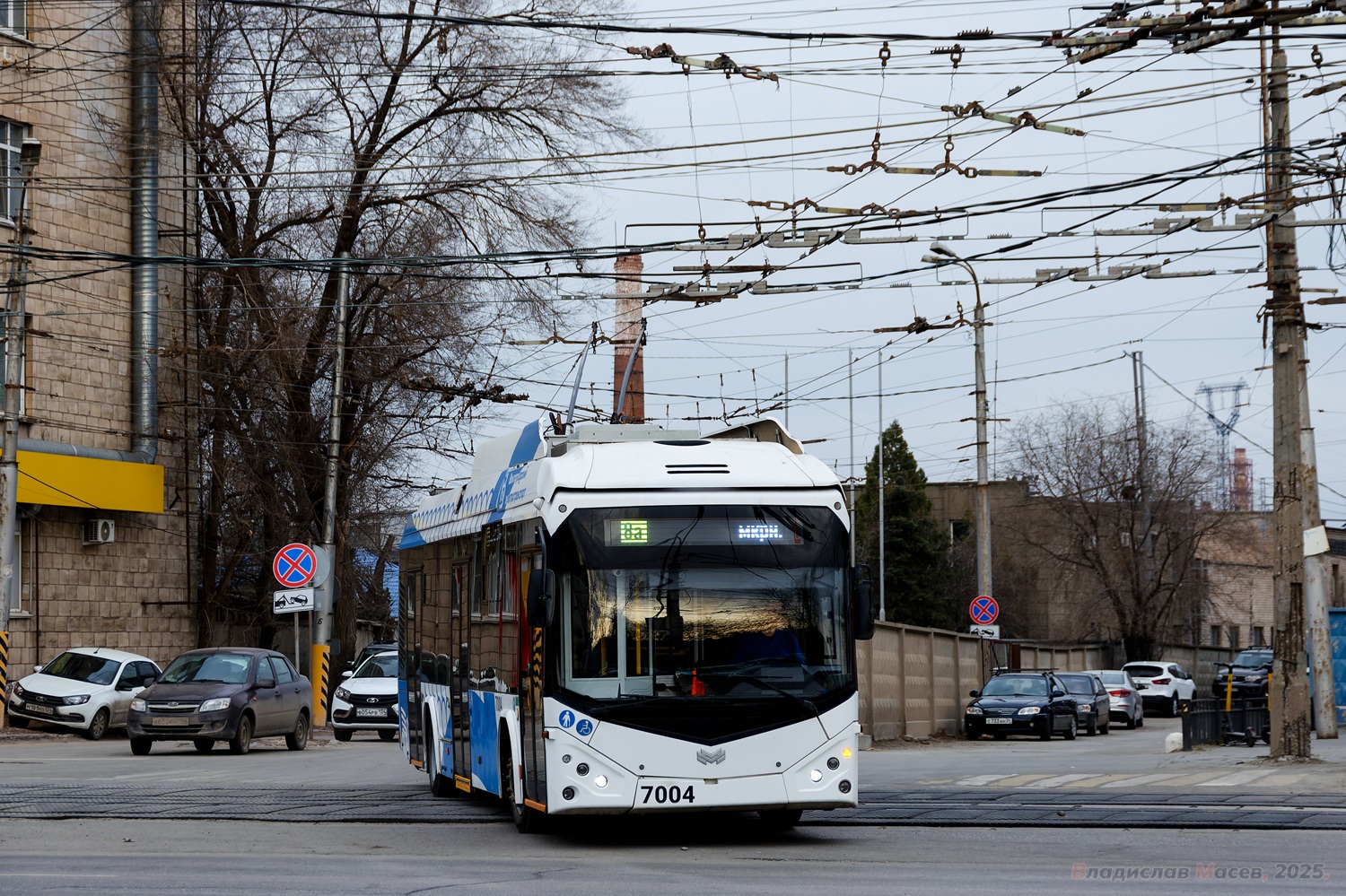 Волгоград, БКМ 32100D № 7004