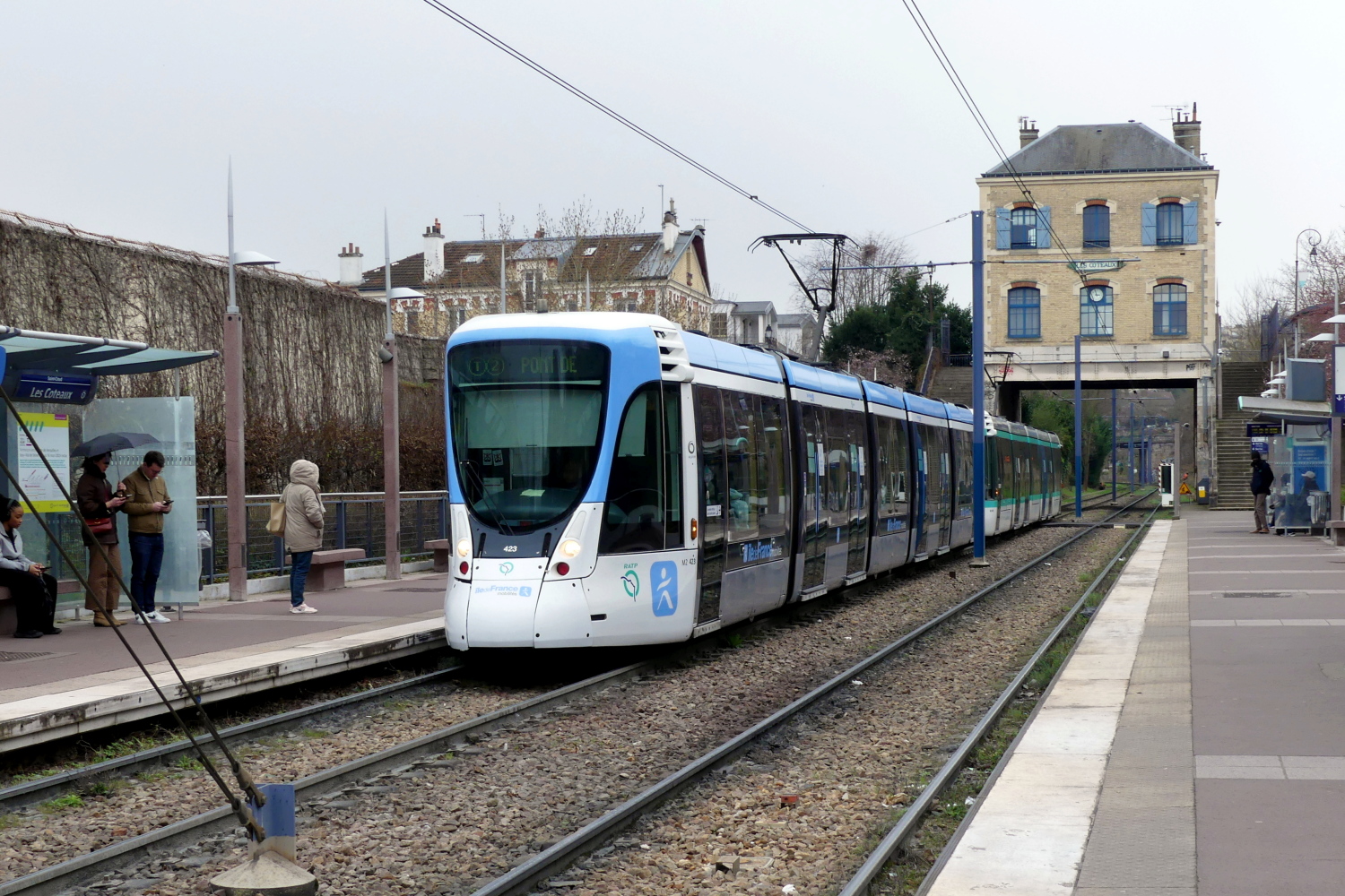 Париж -  Версаль -  Ивелин, Alstom Citadis 302 № 423