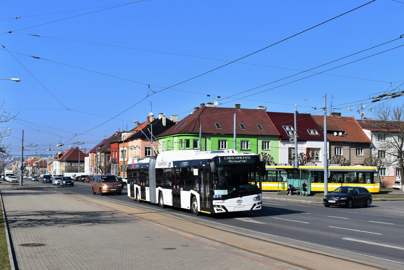 Генуя, Solaris Trollino IV 18 Škoda № 2237; Пльзень — Новые троллейбусы с завода Шкода