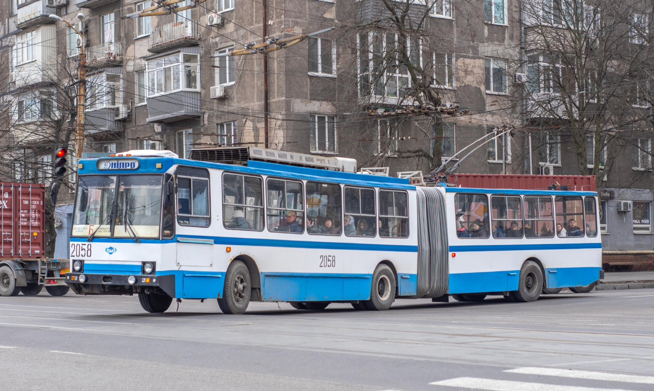 Днепр, ЮМЗ Т1 № 2058