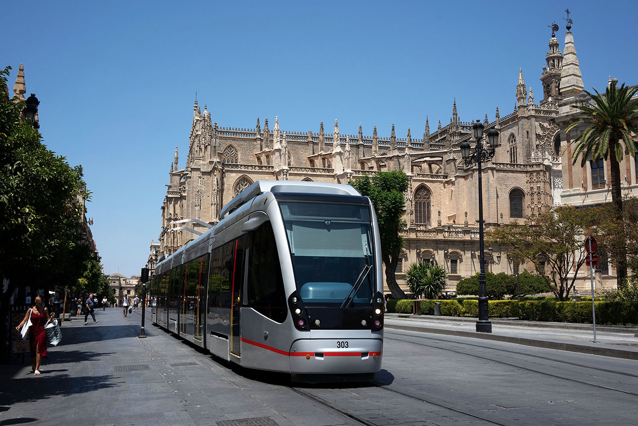 Sevilla, CAF Urbos 3 — 303