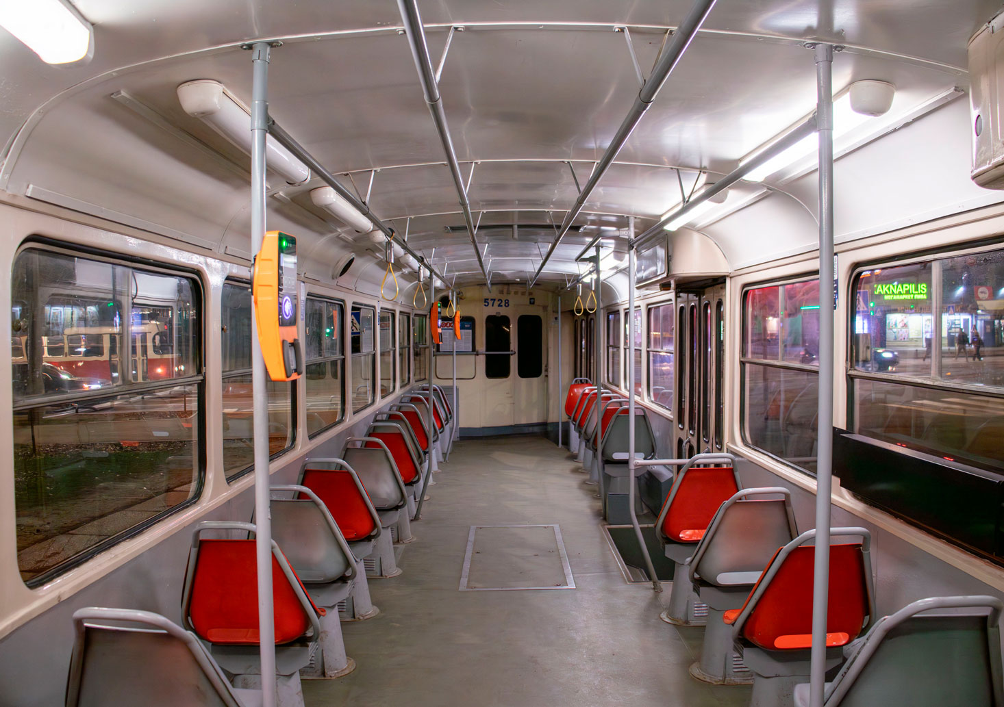 Kiova, Tatra T3SUCS # 5728