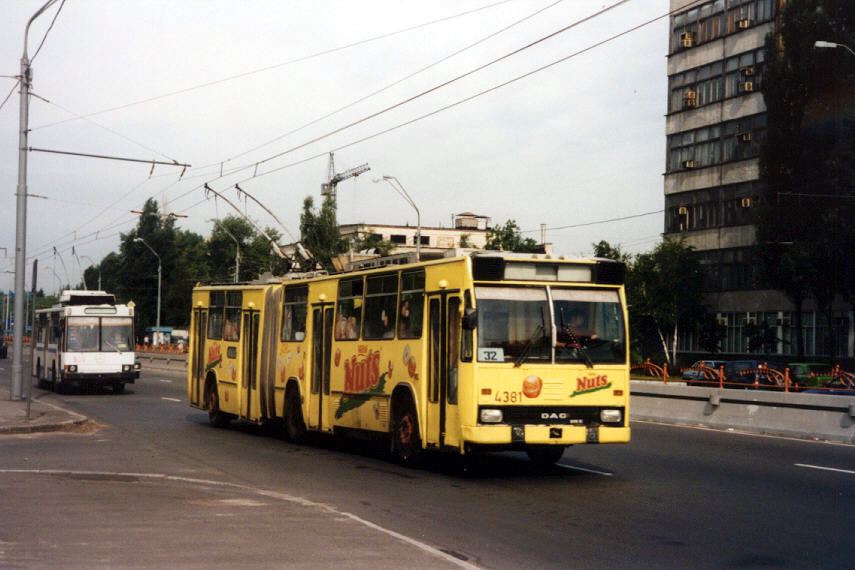 Киев, ЮМЗ Т2 № 507; Киев, DAC-217E № 4381; Киев — Исторические фотографии