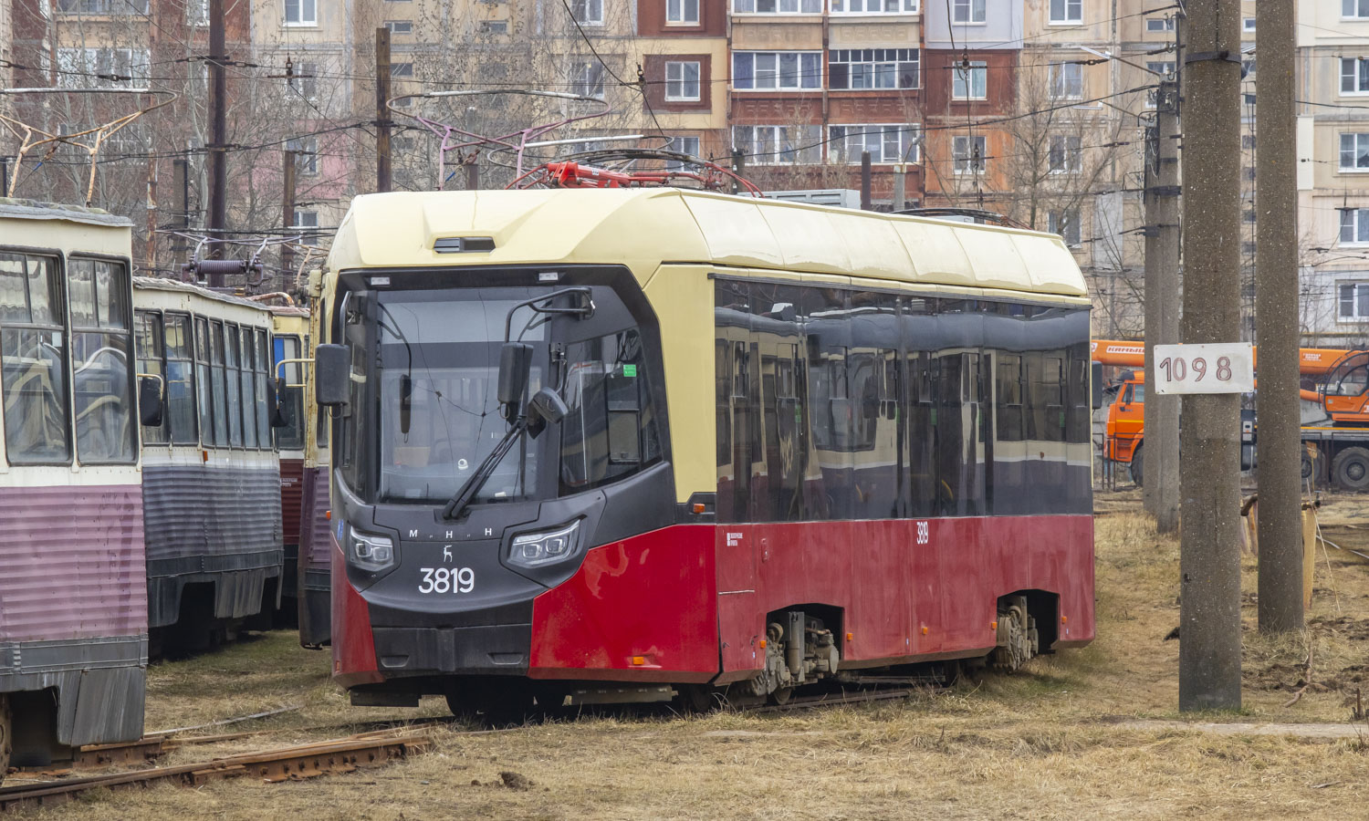 Žemutinis Naugardas, BKM T811 "MiNiN" nr. 3819