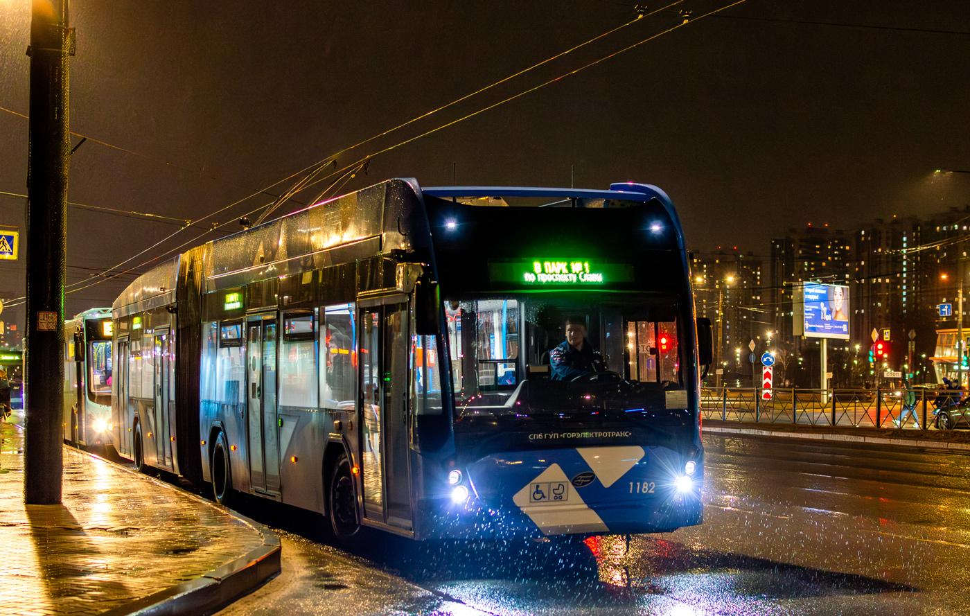 Санкт-Петербург, ВМЗ-6215.01 «Премьер» № 1182