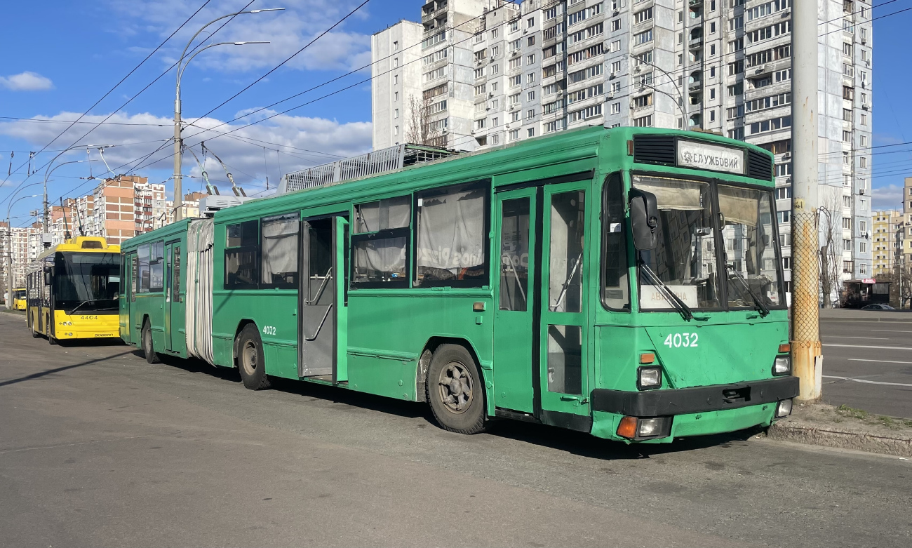 Киев, Киев-12.03 № 4032